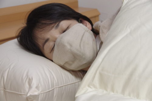 感染予防 日中のマスクは人のため 寝るときのマスクは自分のため Jumou 日本羽毛製造株式会社